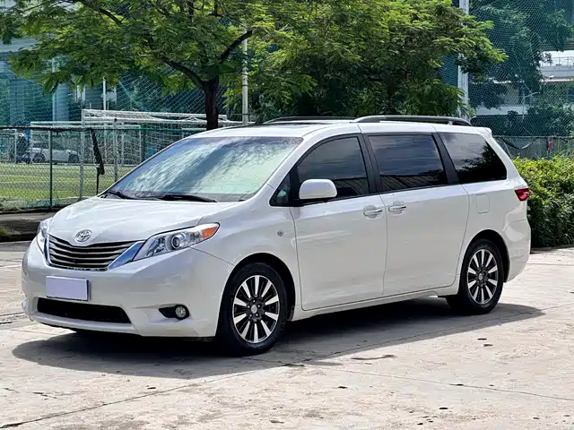 TOYOTA SIENNA