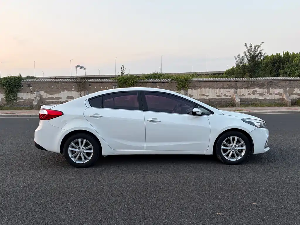 Kia K3 — миниатюра 10