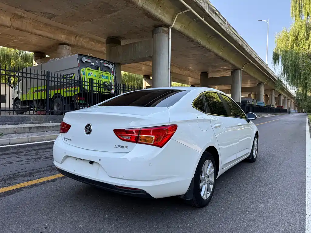 Buick Verano — миниатюра 5