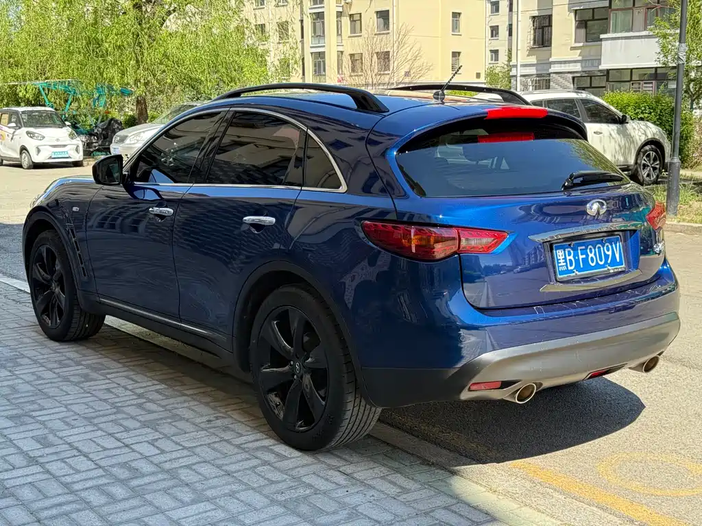 Infiniti QX70 2015 3.7L