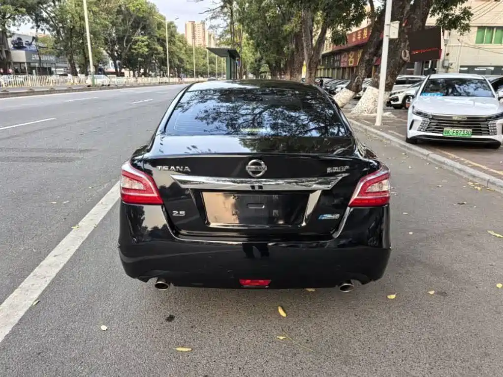 Nissan Altima 2013 2.5L XL-UpperNAVI Tech Luxury