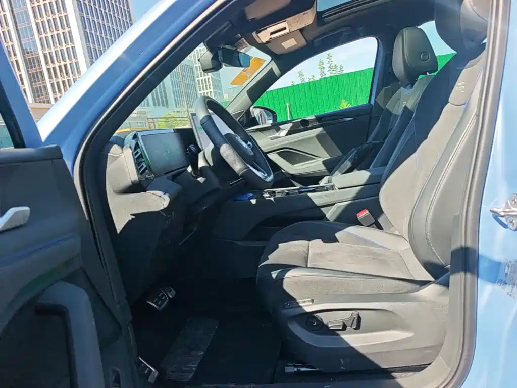 Volkswagen Tiguan L — миниатюра 20