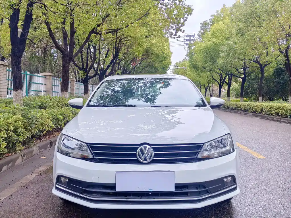 Volkswagen Sagitar 2017