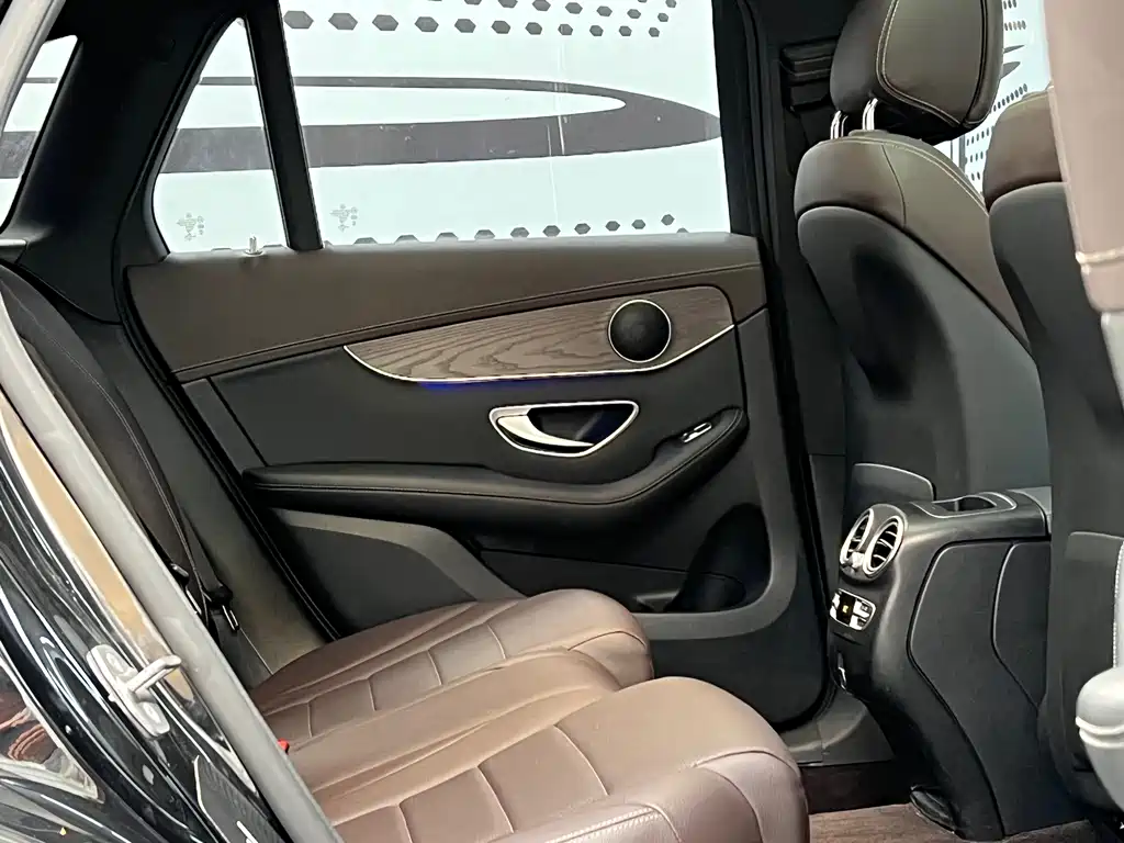 Mercedes-Benz GLC — миниатюра 10