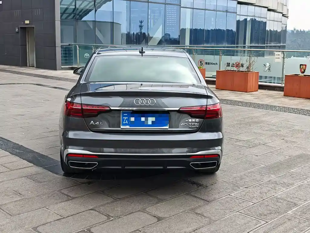 AUDI A4L