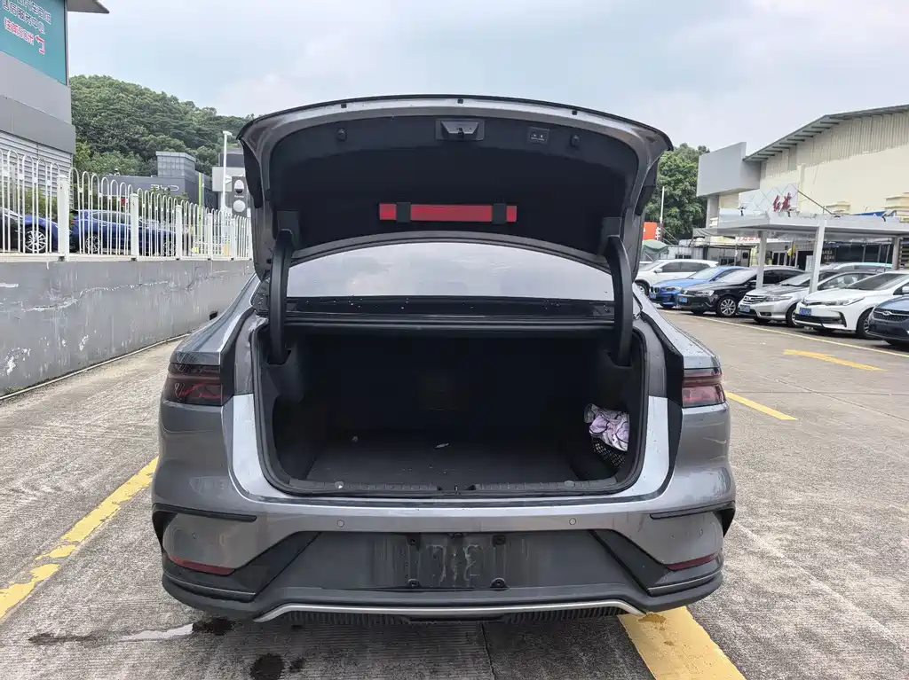 BYD Han — миниатюра 7