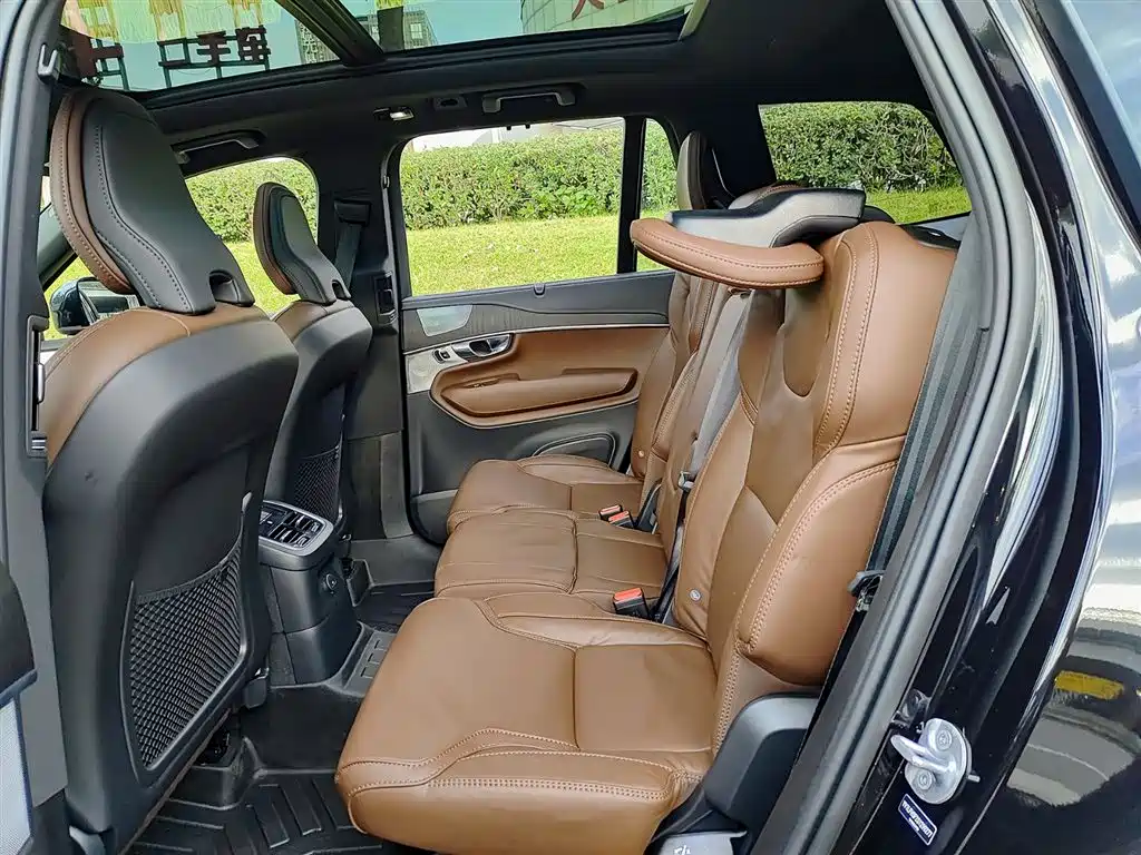 VOLVO XC90 PLUG IN HYBRID