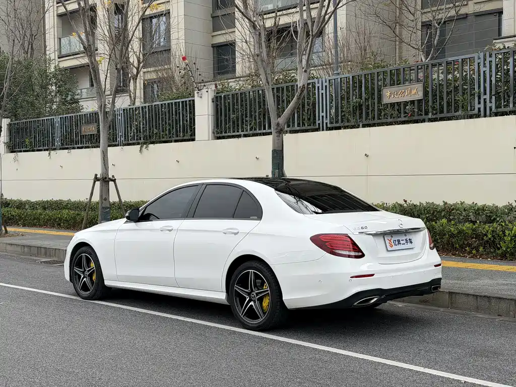 MERCEDES-BENZ E CLASS