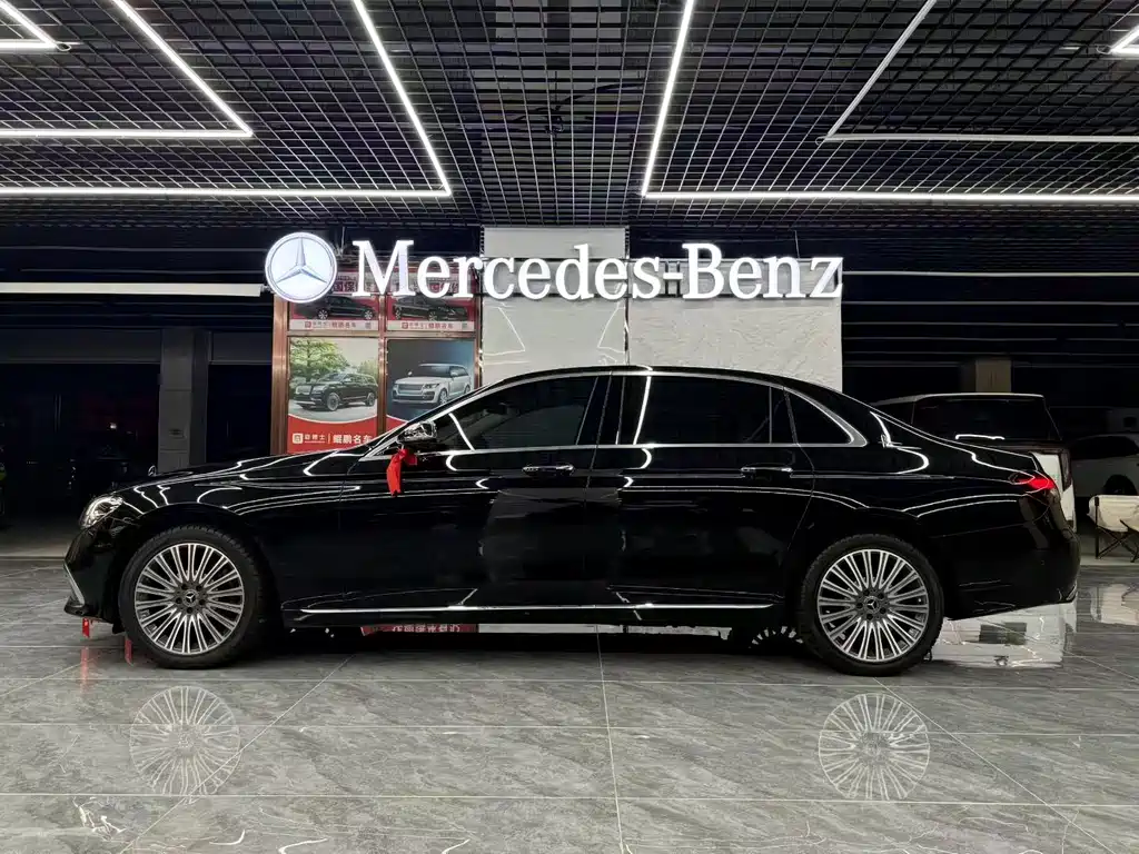 Mercedes-Benz E-Class — миниатюра 7