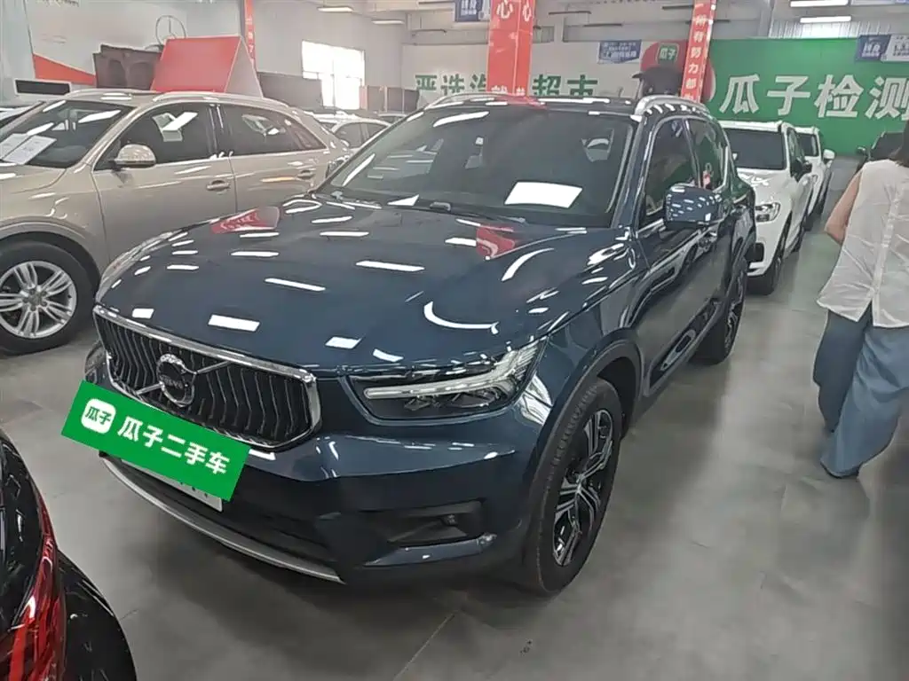Купить Volvo XC40