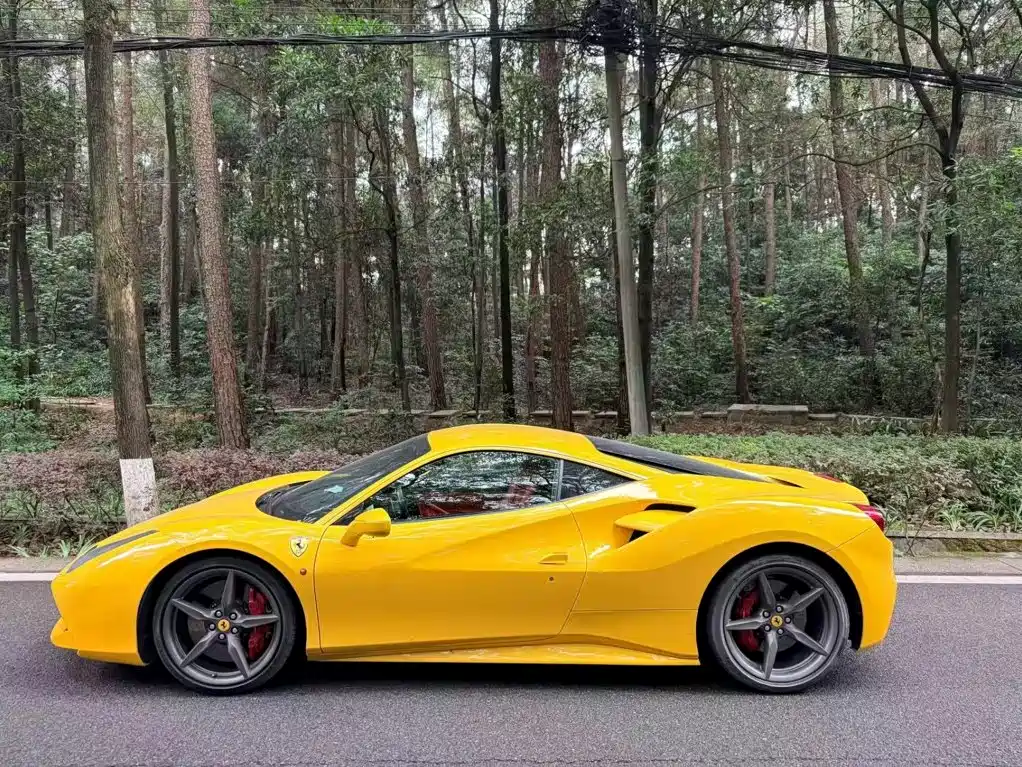 Ferrari 488 — миниатюра 4