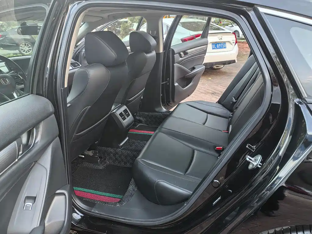 Honda Accord — миниатюра 10