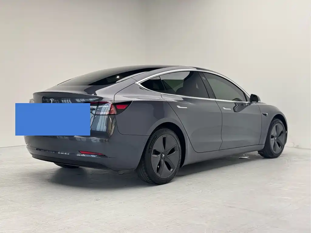Tesla Model 3 — миниатюра 7