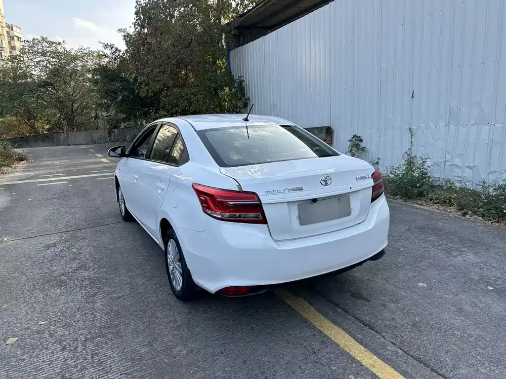 TOYOTA YARIS L TO ENJOY