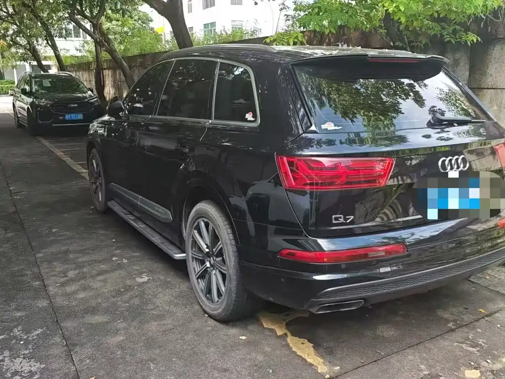 Audi Q7 — миниатюра 4