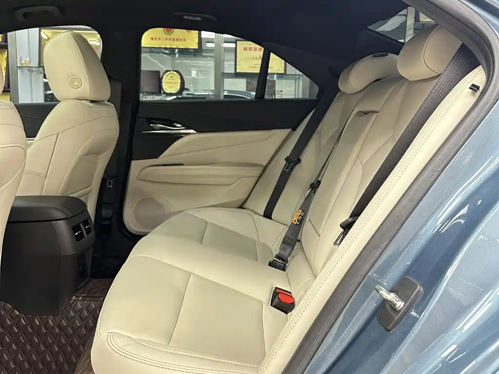 Cadillac CT4 2023 25T