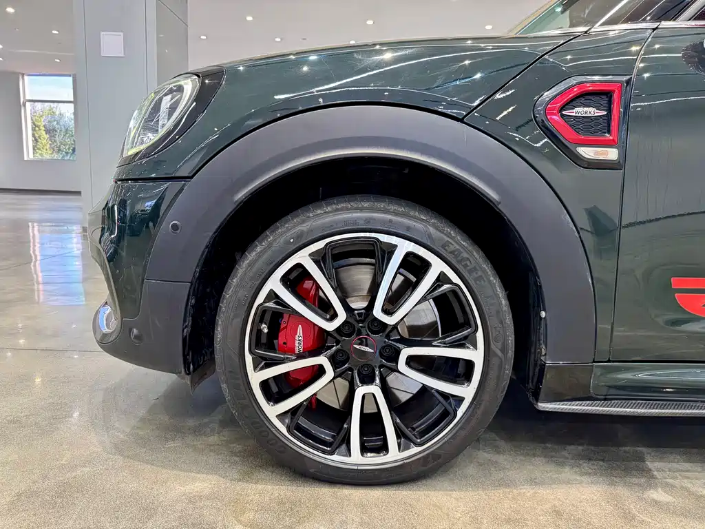 MINI JCW COUNTRYMAN