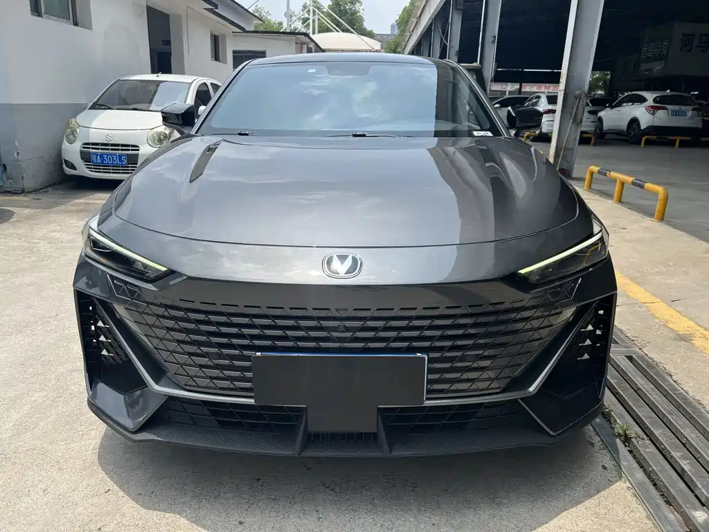 Changan UNI-V 2022 1.5T Luxury