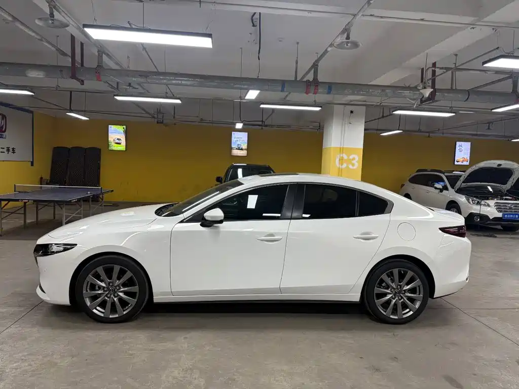 Mazda 3 Axela — миниатюра 4