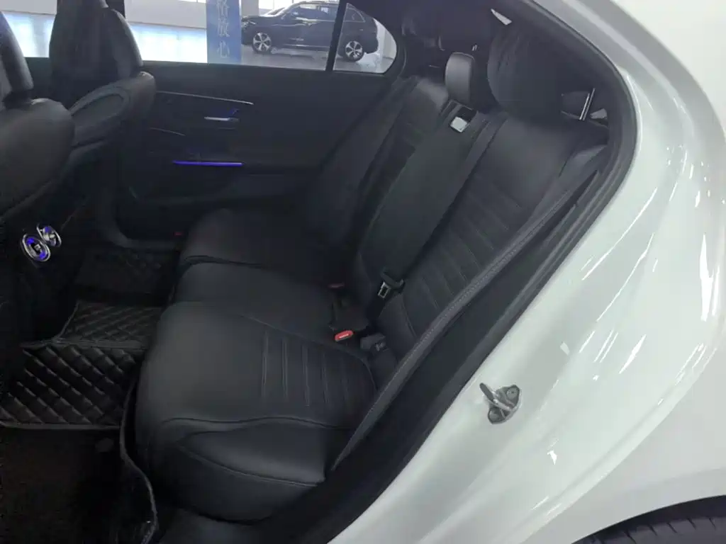 Mercedes-Benz C-Class — миниатюра 22
