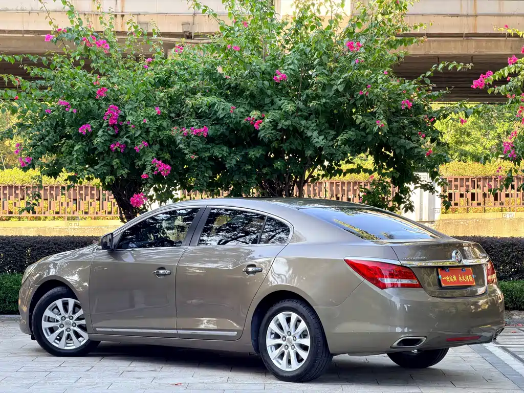 Buick LaCrosse — миниатюра 4