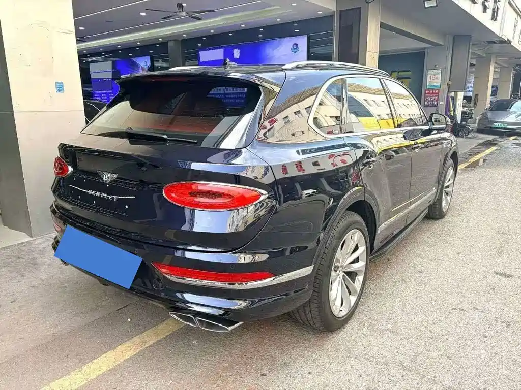 Bentley Bentayga PHEV — миниатюра 10