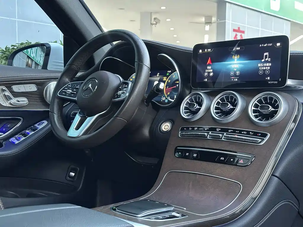 Mercedes-Benz GLC — миниатюра 7