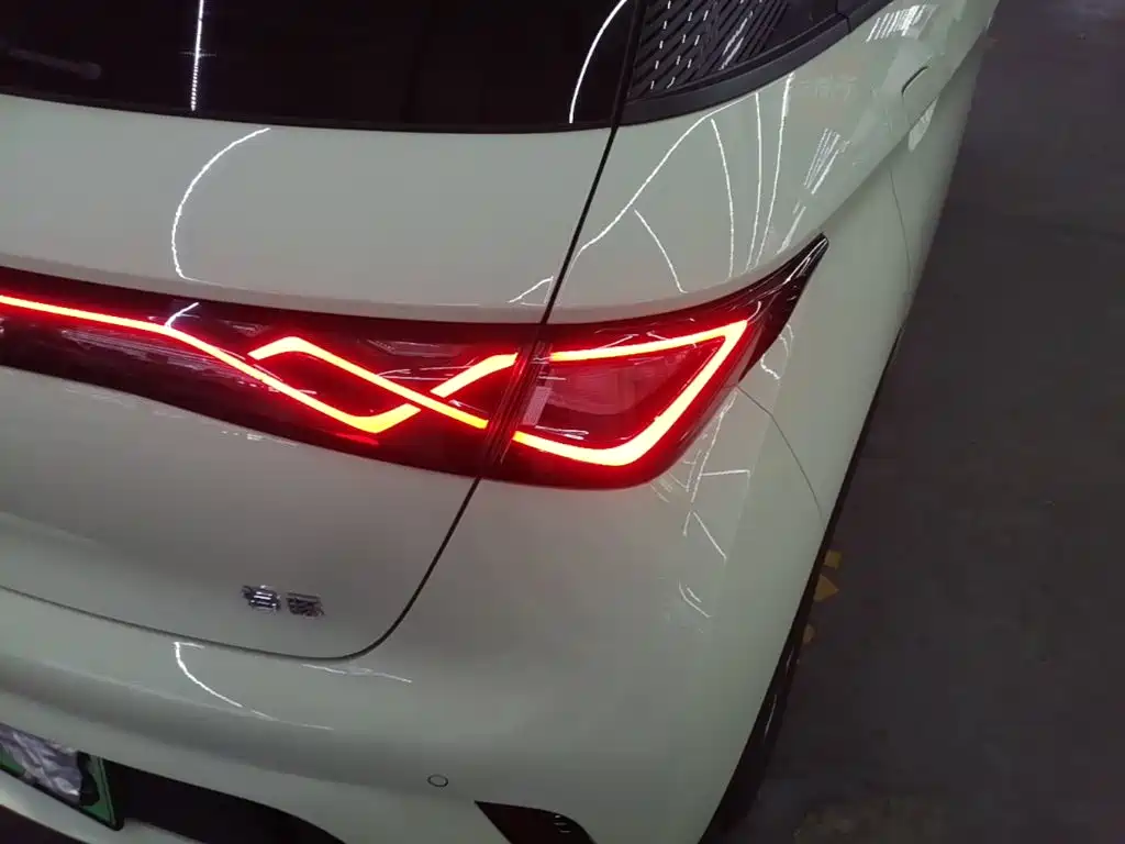 BYD Dolphin — миниатюра 8