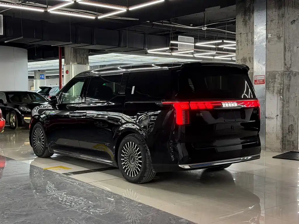 Zeekr 009 2024 мест 108kWh
