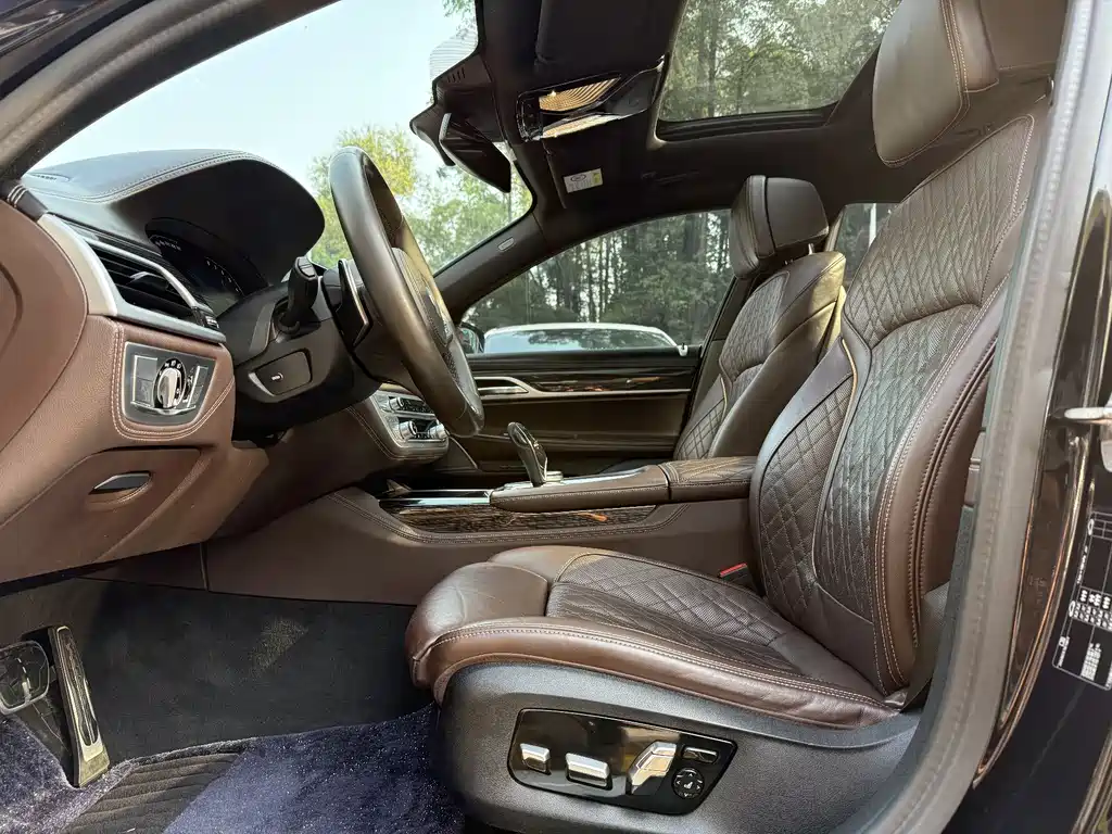 BMW 7 SERIES