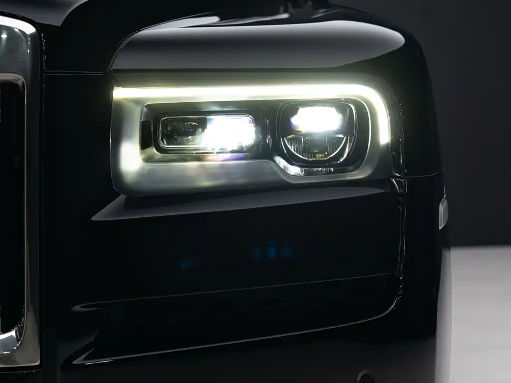 Rolls-Royce Cullinan — миниатюра 8