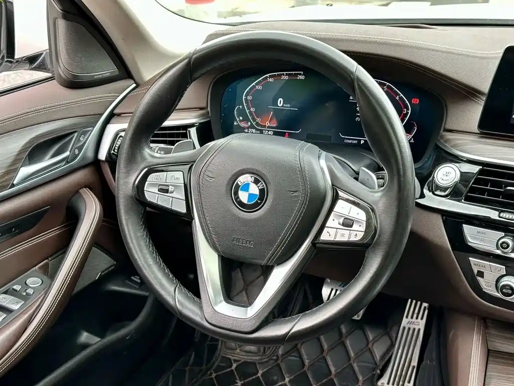 BMW 5 Series — миниатюра 6