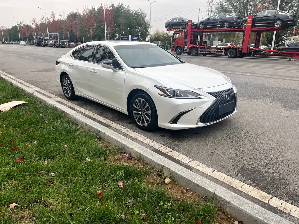 Lexus ES — миниатюра 3