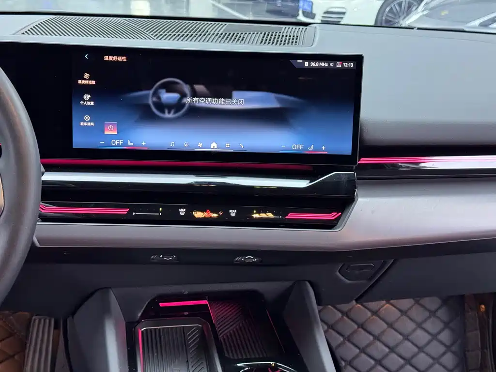 BMW 5 Series — миниатюра 12