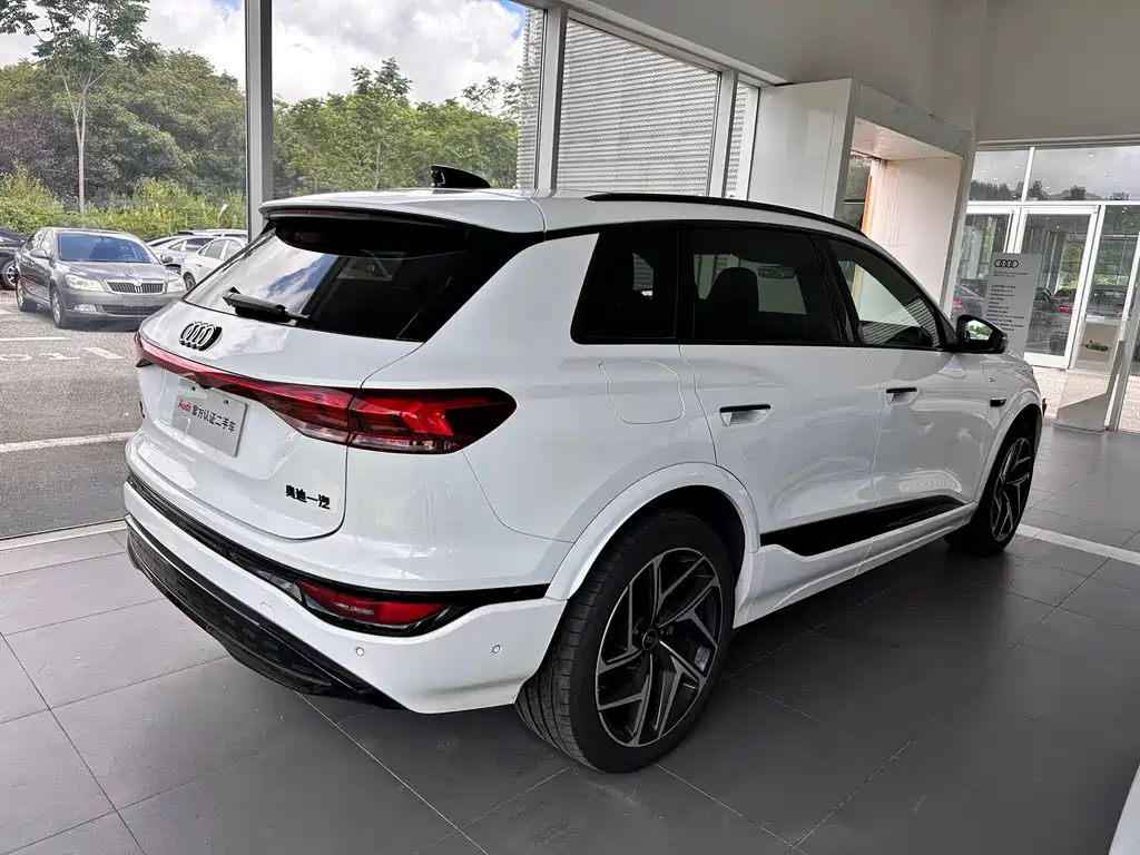 Audi AudiQ6L e-tron — миниатюра 2