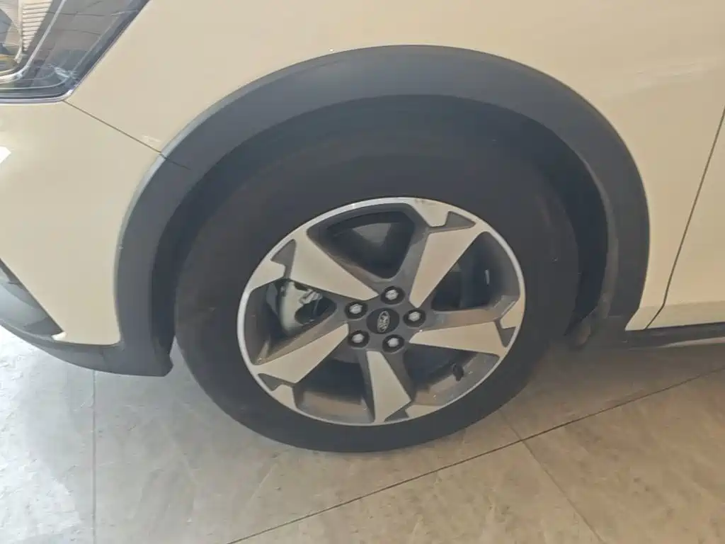 Ford Focus Active — миниатюра 23
