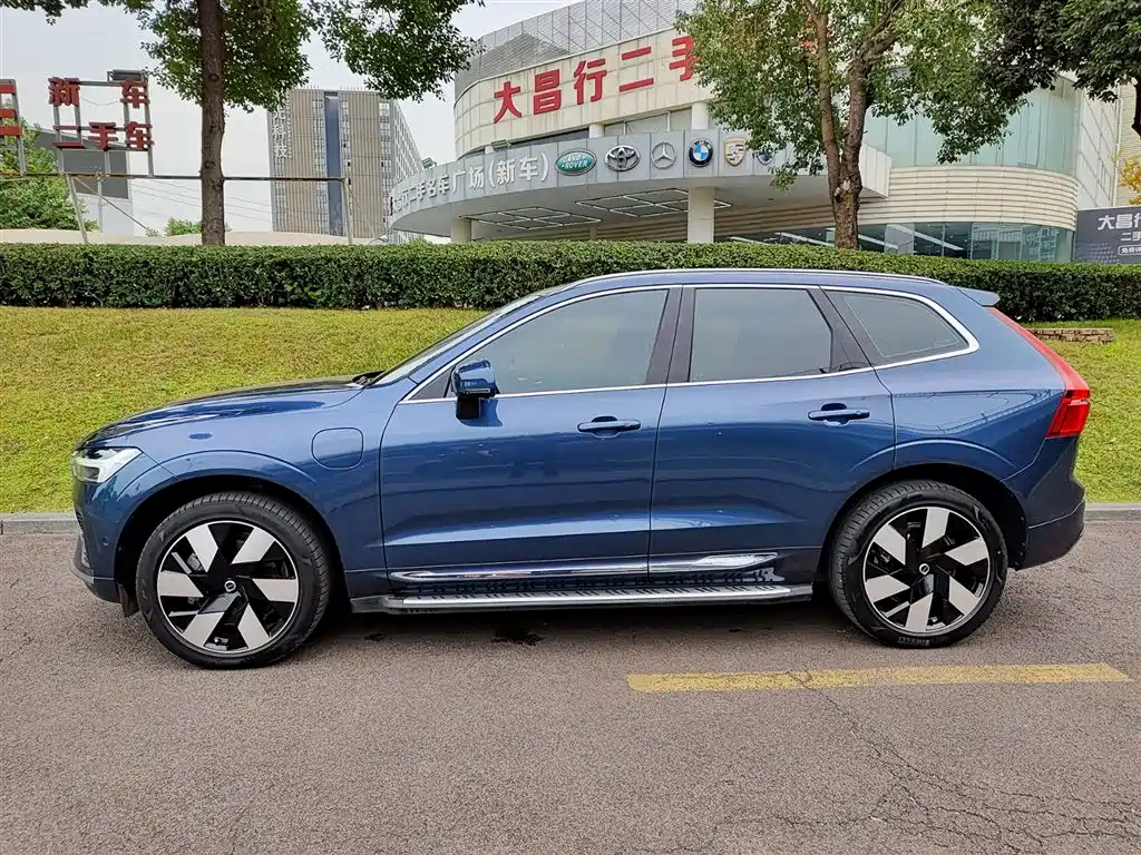 VOLVO XC60 PLUG IN HYBRID