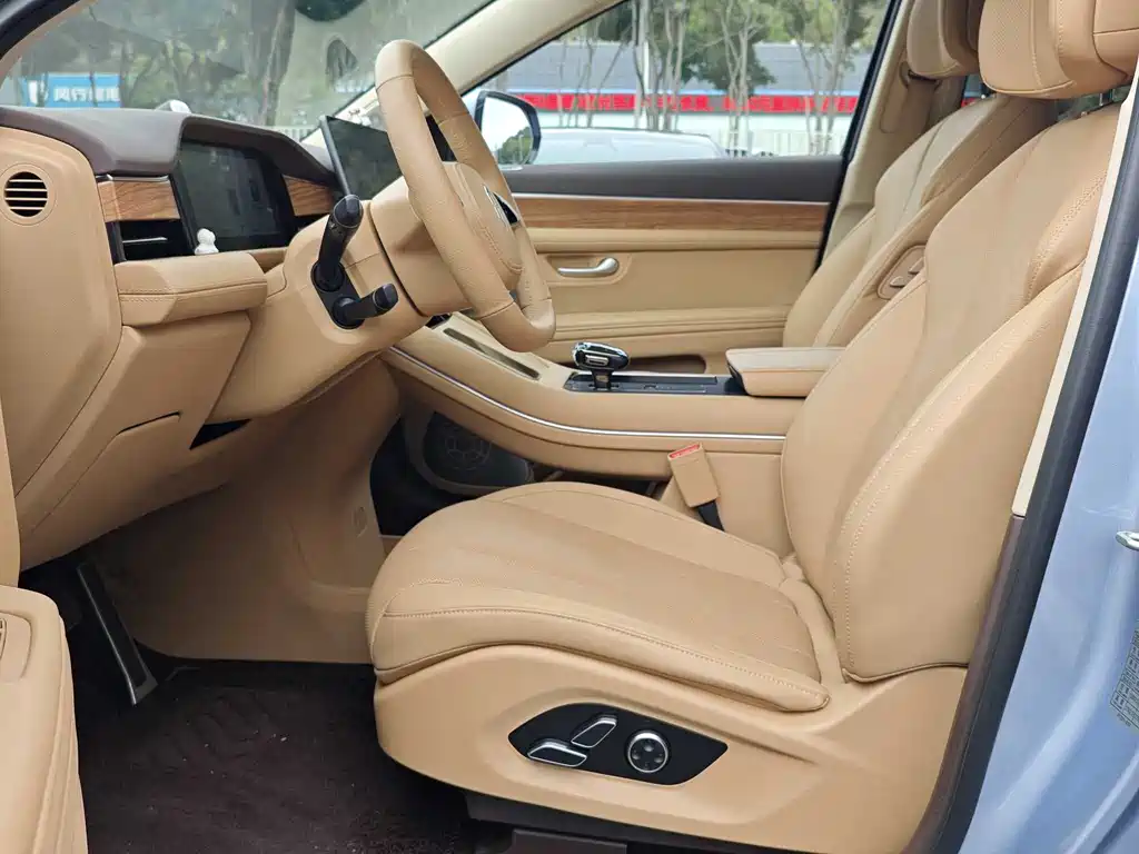 AITO ASK THE WORLD M7