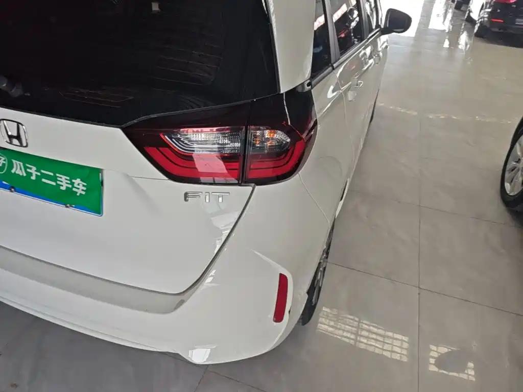 Honda Fit — миниатюра 8