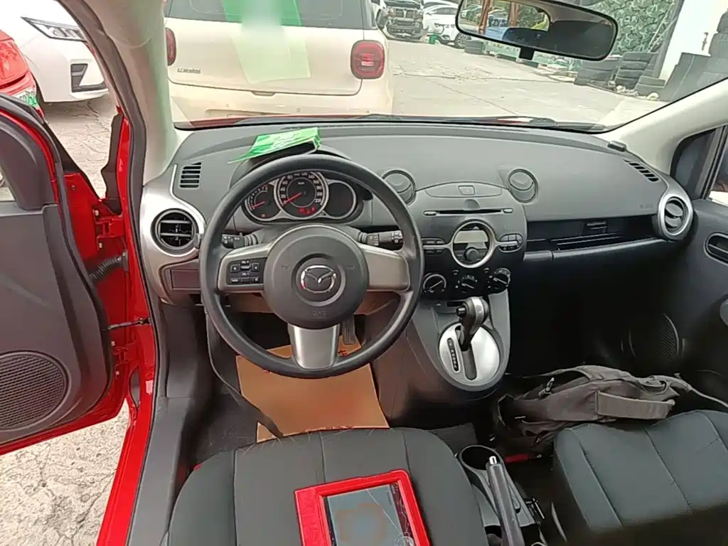 Mazda 2 — миниатюра 10