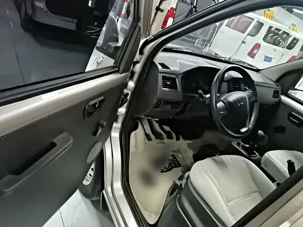 Wuling Rongguang S — миниатюра 16