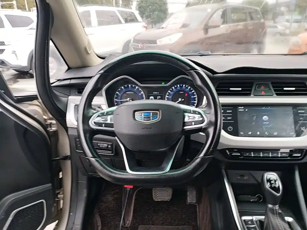 Geely Vision X3 — миниатюра 11