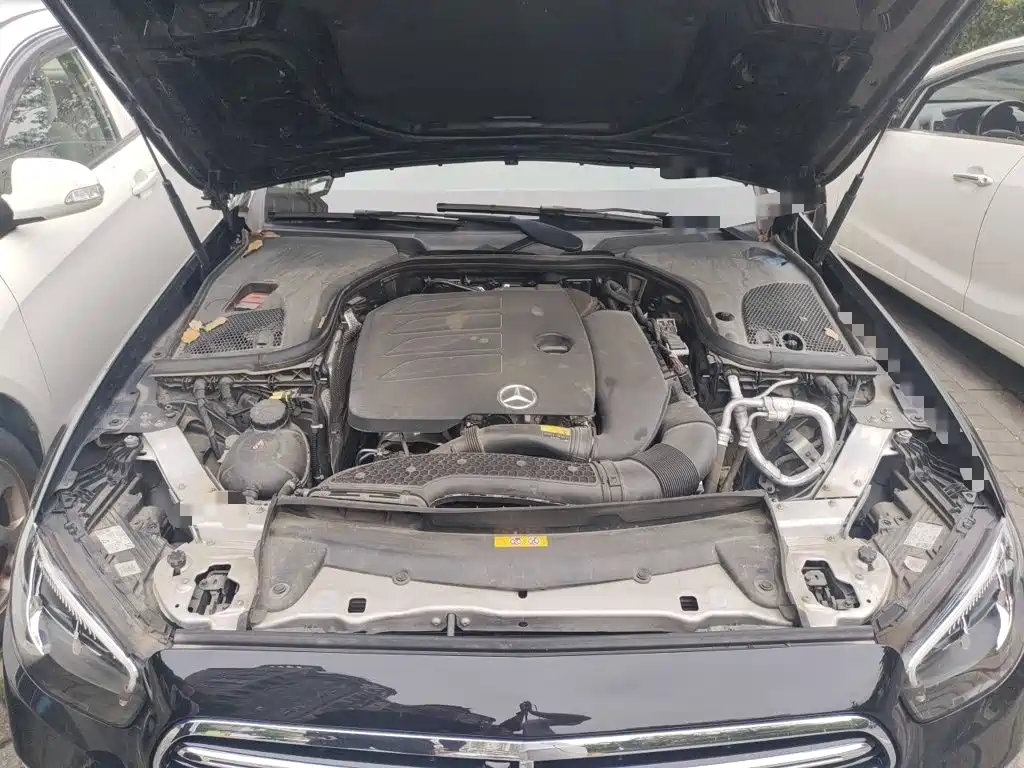 Mercedes-Benz E-Class id 4622383 из Китая 23