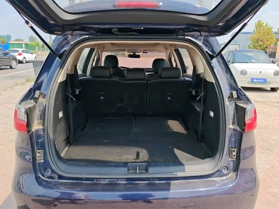 BYD MAX — миниатюра 4