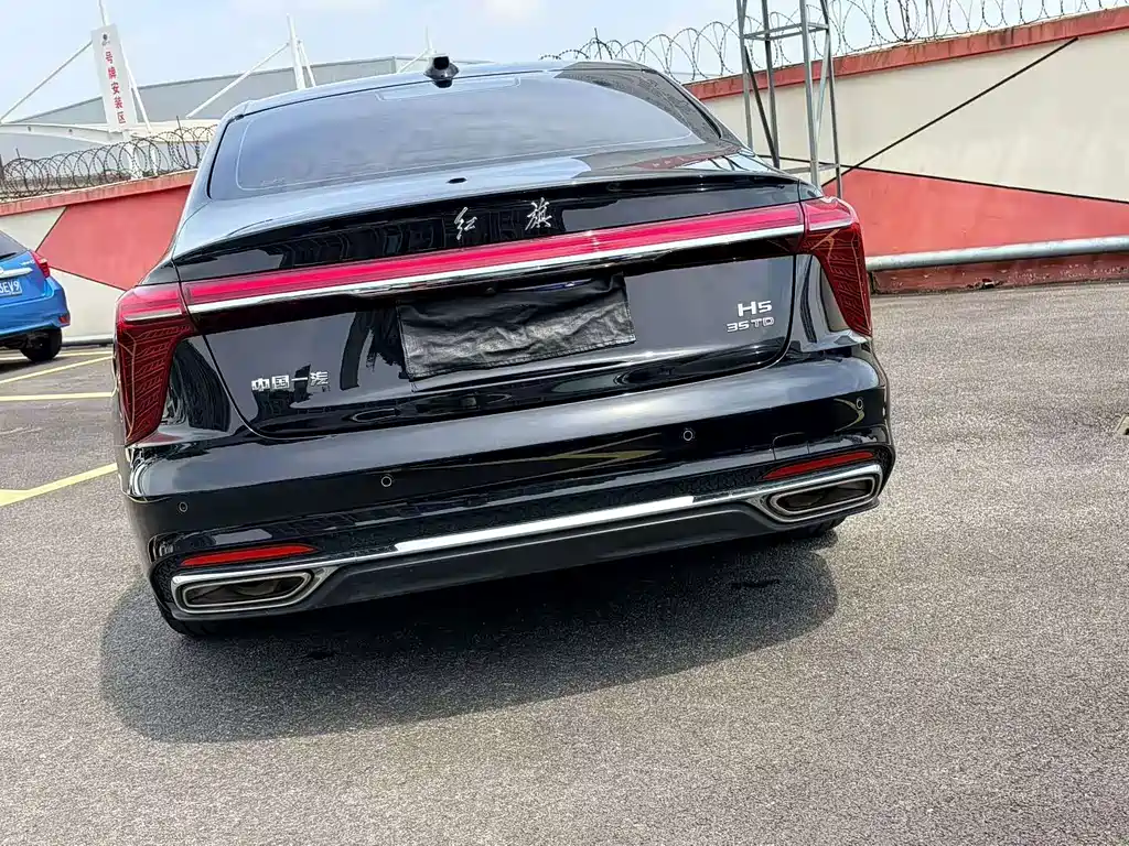 Hongqi Hongqi H5 — миниатюра 8
