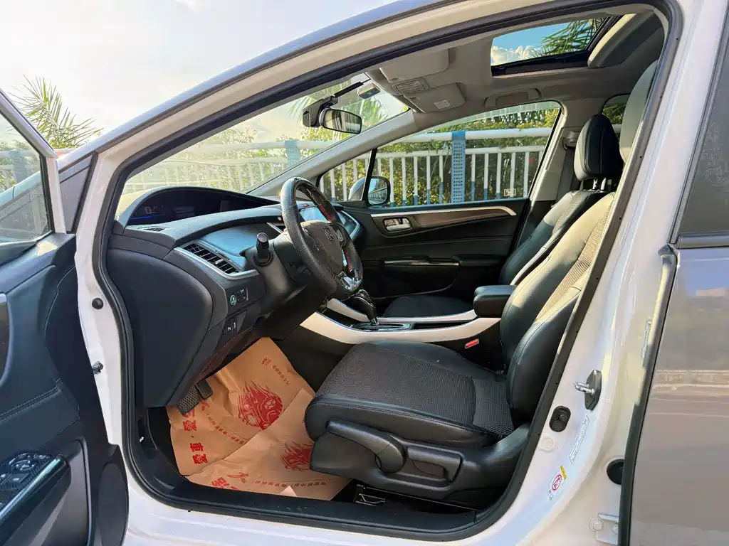 Honda Jade — миниатюра 12