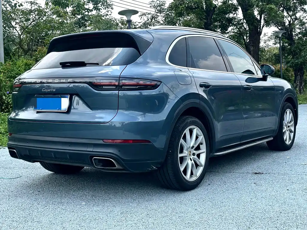 Porsche Cayenne — миниатюра 4