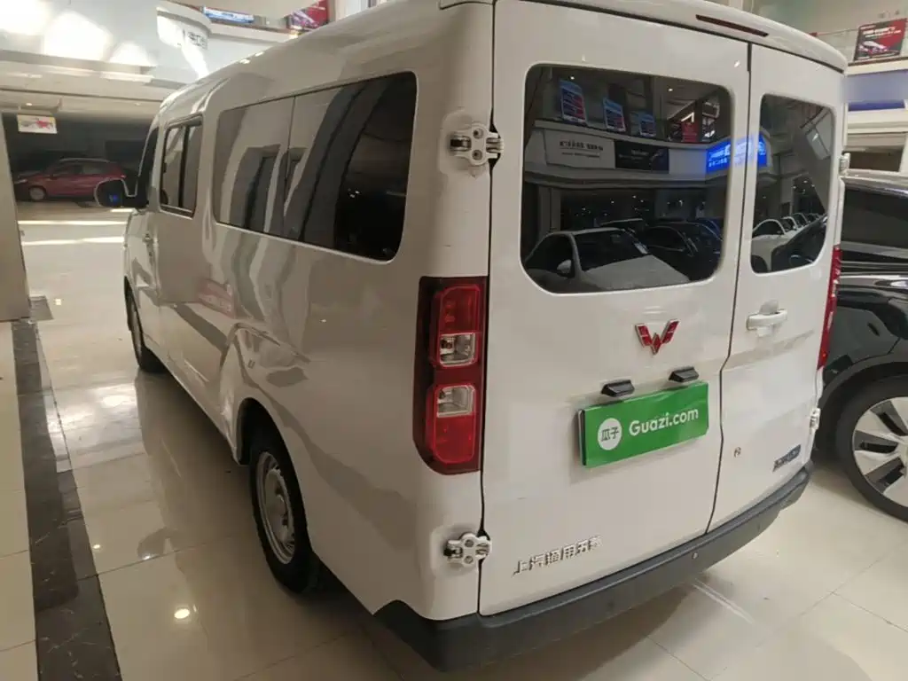 Wuling Yangguang — миниатюра 5