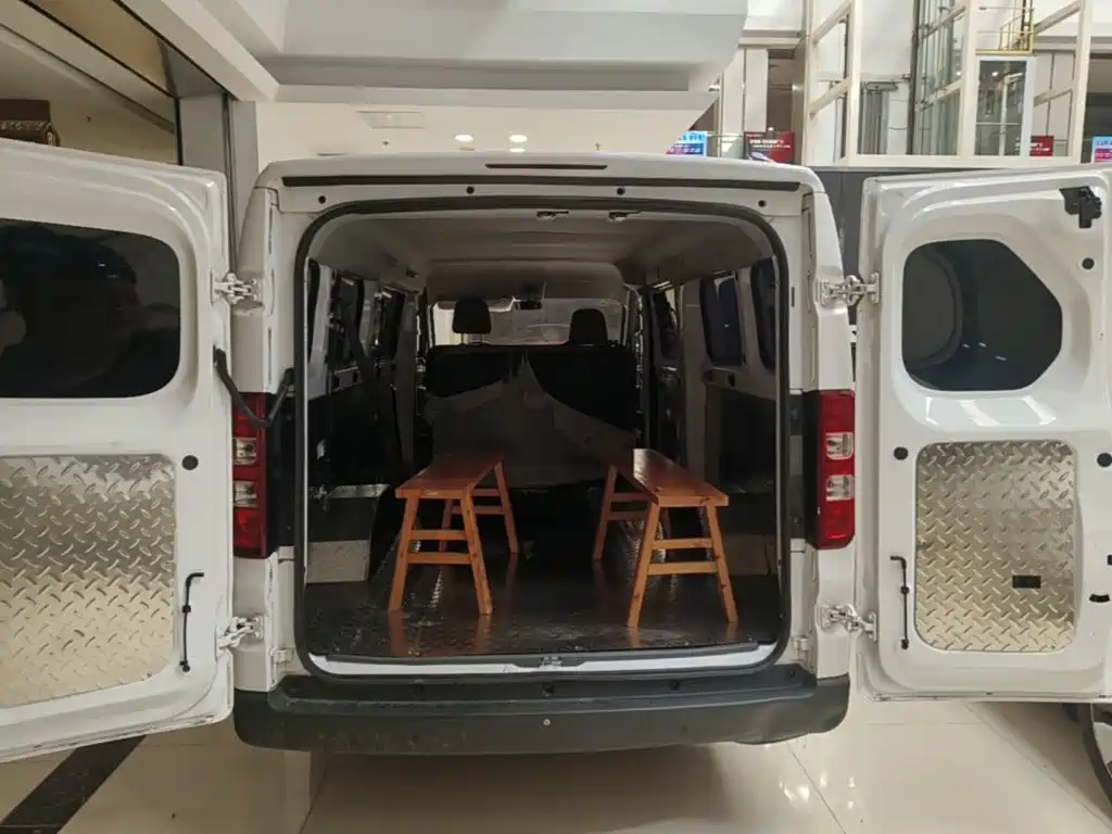 Wuling Yangguang — миниатюра 19