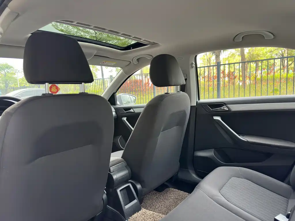 Volkswagen Jetta — миниатюра 13